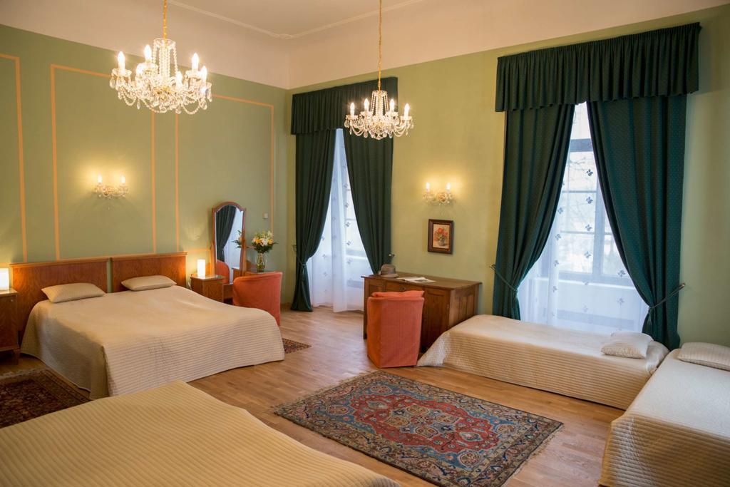 Hotel Zamek Lobec Exterior foto