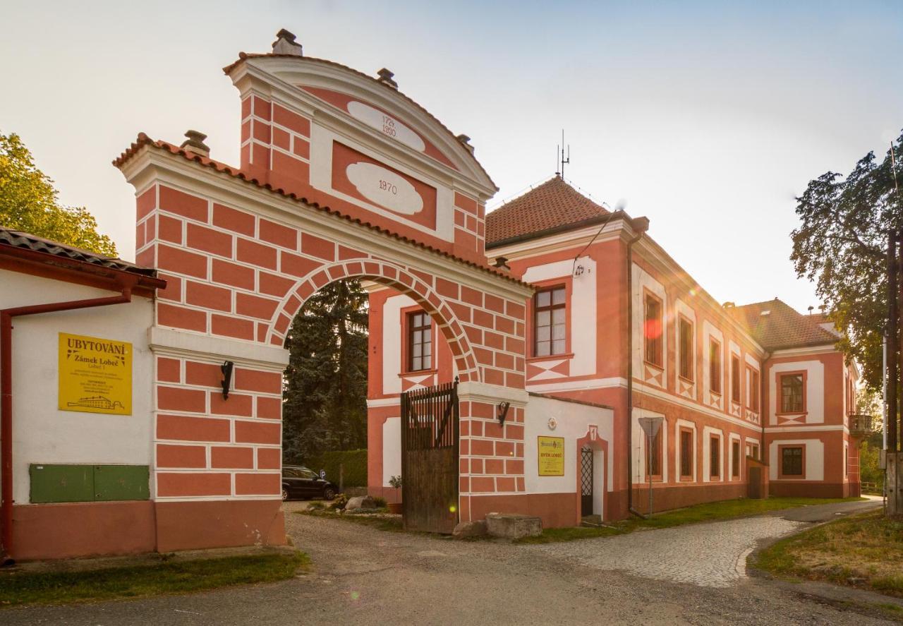 Hotel Zamek Lobec Exterior foto